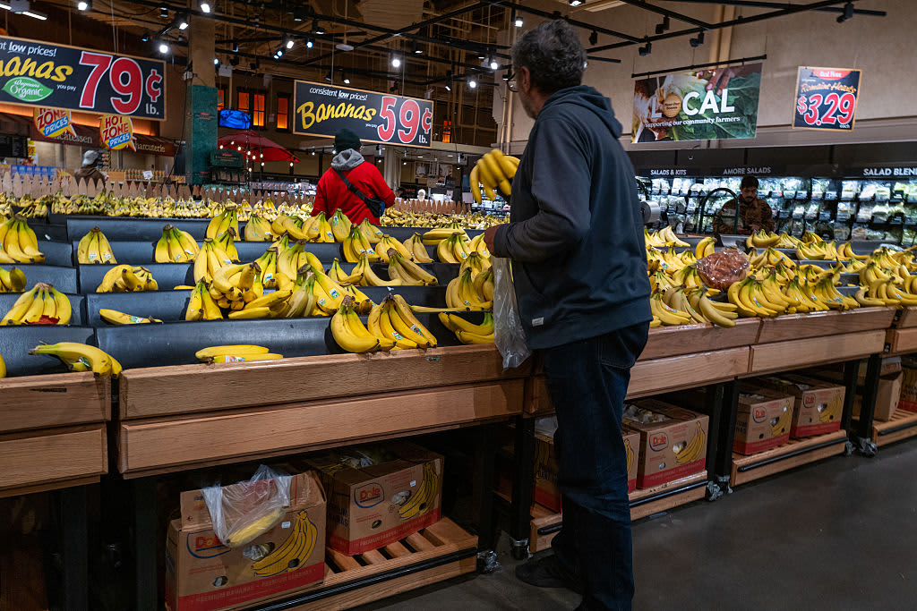 Inflation expectations drift back down to pre-tariff levels, New York Fed survey shows