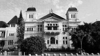 Modern regional bank building facade representing traditional financial institutions entering cryptocurrency markets