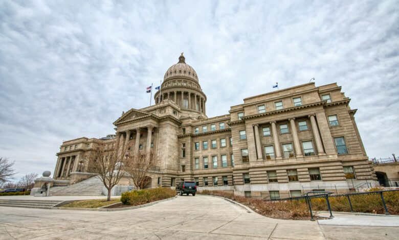 State government building with American flag representing coalition of Republican governors
