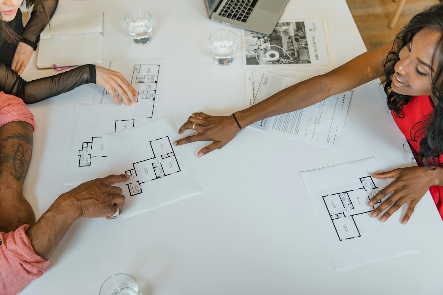 Family meeting with a financial advisor to discuss estate planning documents