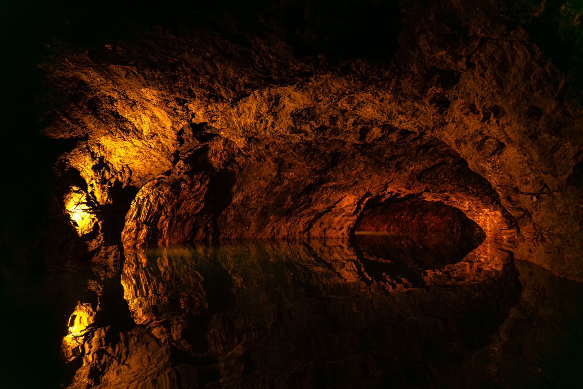 Cross-section illustration of an underground aquifer water storage system