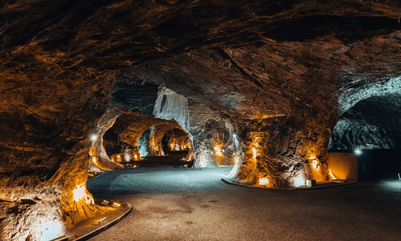 Large underground salt cavern used for compressed air energy storage infrastructure