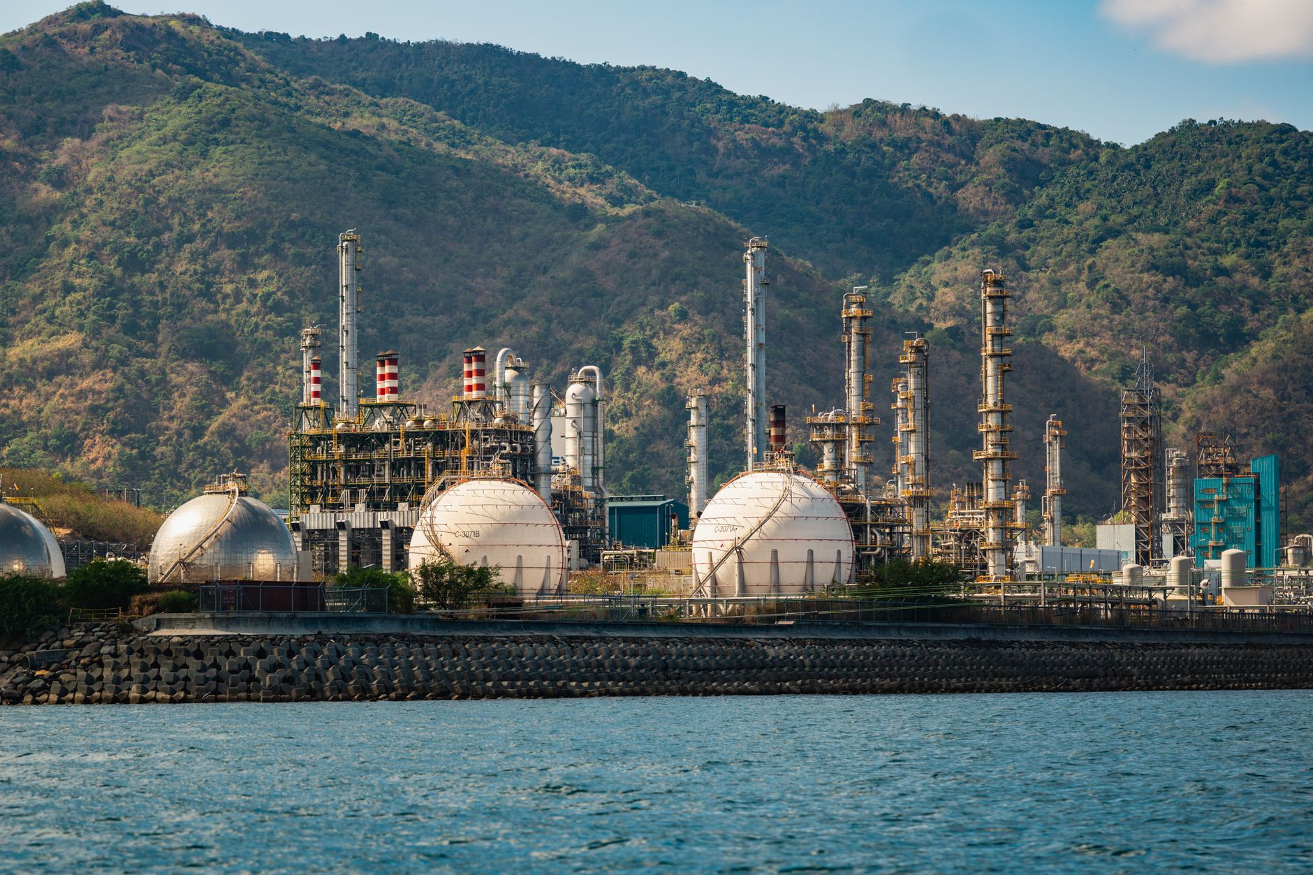 Industrial hydrogen energy facility representing clean energy storage investment